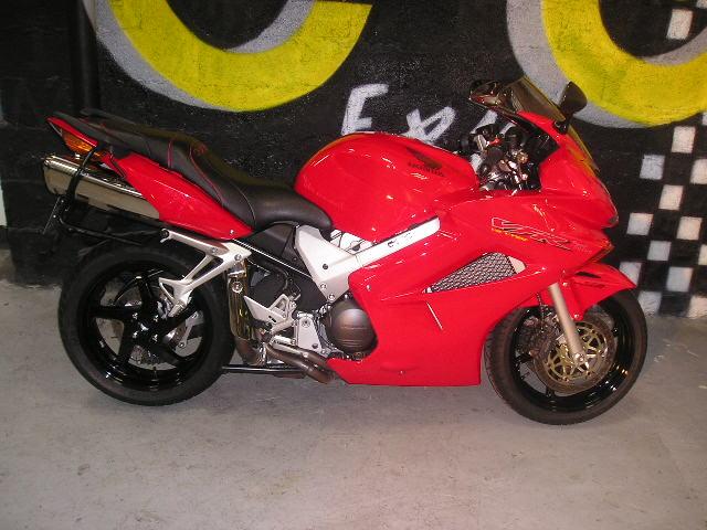 VFR rouge 2003